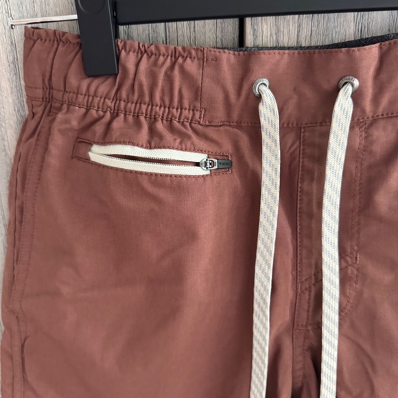 Vuori Banks Shorts - Picture 2 of 7